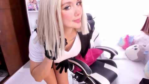 Mila online show from October 30, 8:10 pm