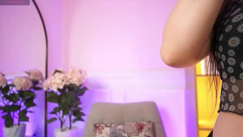 milacrave online show from March 9, 11:46 am