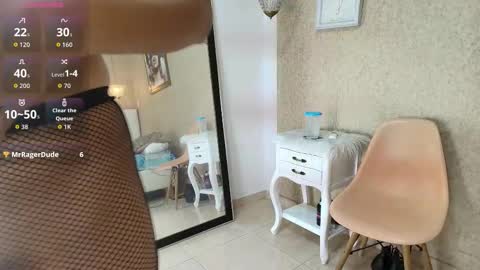 Snapshot of miladiosa chatting on October 8, 12:31 pm miladiosa online show from October 8, 12:31 pm