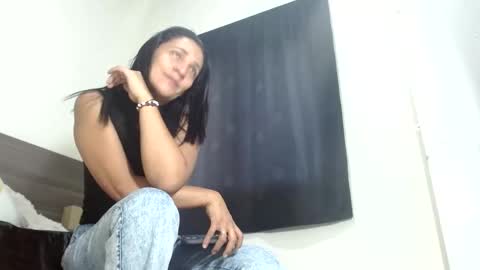 Snapshot of milahot23 chatting on January 13, 10:14 am mila online show from January 13, 10:14 am