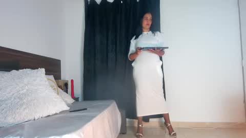 Snapshot of milahot23 chatting on September 16, 3:03 am mila online show from September 16, 3:03 am