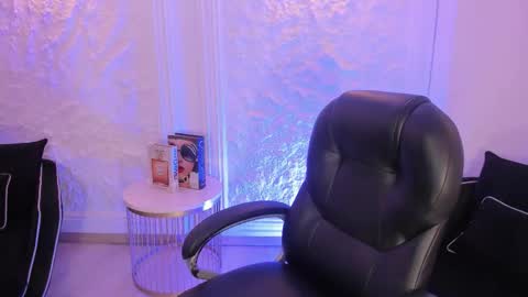 Mila  online show from November 15, 7:59 pm