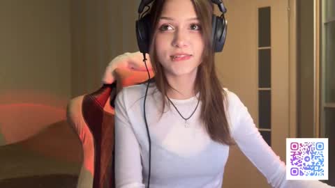 milamiuu online show from February 20, 3:57 pm