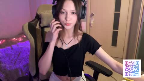 milamiuu online show from February 5, 2:09 pm