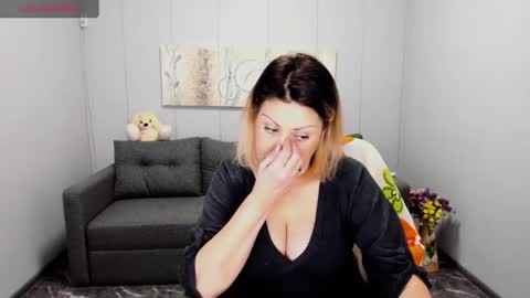 Snapshot of milana_blake chatting on February 6, 12:48 pm Milana online show from February 6, 12:48 pm
