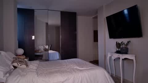 milana online show from March 4, 11:00 pm