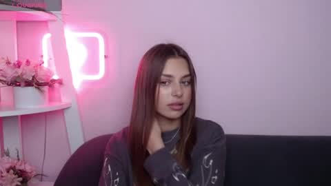 milanaangelas online show from July 23, 5:04 am