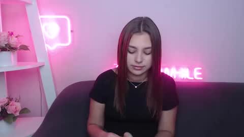 milanaangelas online show from February 10, 5:36 am