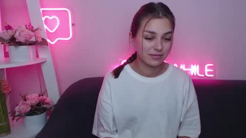 milanaangelas online show from January 13, 5:44 am