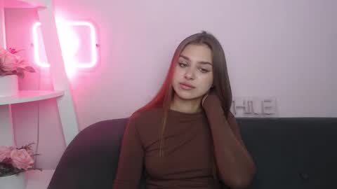 milanaangelas online show from October 19, 5:09 am