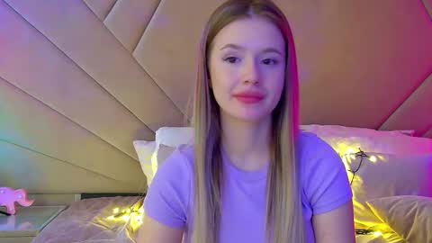 Snapshot of milanabalmain chatting on March 8, 3:00 pm MilanaBalmain online show from March 8, 3:00 pm
