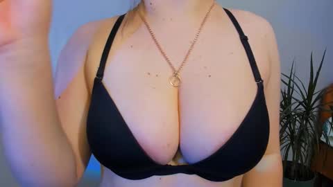 Milana online show from November 18, 8:48 am