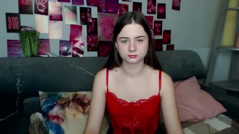 Snapshot of milanaroz chatting on October 9, 5:00 am milanaroz online show from October 9, 5:00 am
