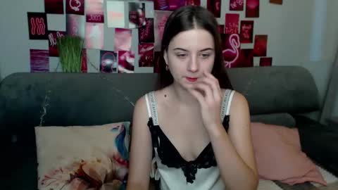 Snapshot of milanaroz chatting on September 13, 5:04 am milanaroz online show from September 13, 5:04 am