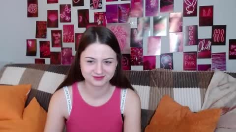 Snapshot of milanaroz chatting on February 2, 6:15 am milanaroz online show from February 2, 6:15 am