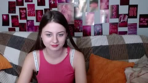 Snapshot of milanaroz chatting on January 31, 3:55 pm milanaroz online show from January 31, 3:55 pm