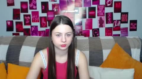 Snapshot of milanaroz chatting on March 1, 5:42 am milanaroz online show from March 1, 5:42 am