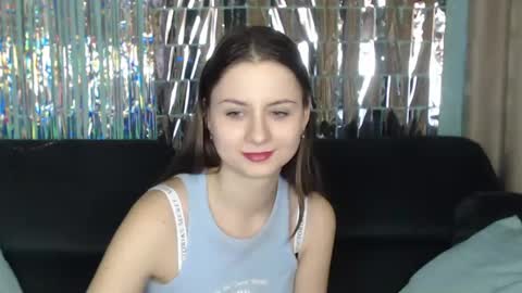 Snapshot of milanaroz chatting on January 17, 5:41 pm milanaroz online show from January 17, 5:41 pm