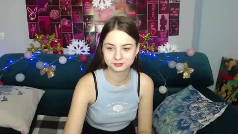 Snapshot of milanaroz chatting on January 3, 5:39 am milanaroz online show from January 3, 5:39 am