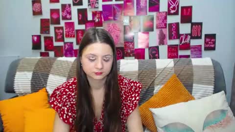 Snapshot of milanaroz chatting on March 6, 5:46 am milanaroz online show from March 6, 5:46 am