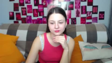 Snapshot of milanaroz chatting on February 20, 5:44 am milanaroz online show from February 20, 5:44 am