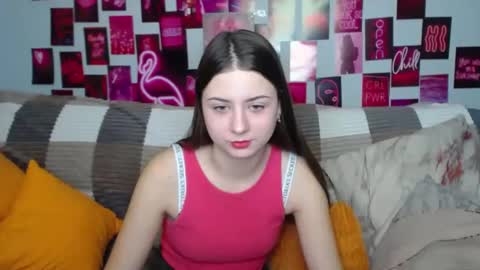 Snapshot of milanaroz chatting on February 7, 5:52 am milanaroz online show from February 7, 5:52 am