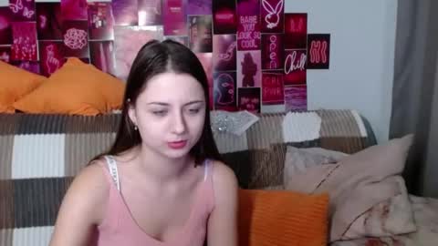 Snapshot of milanaroz chatting on January 19, 4:04 pm milanaroz online show from January 19, 4:04 pm