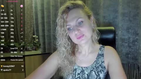 Snapshot of milanna_x chatting on October 1, 7:41 pm milanna_x online show from October 1, 7:41 pm