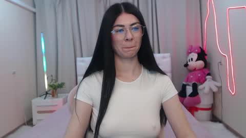 milasecretsss online show from May 16, 6:38 am