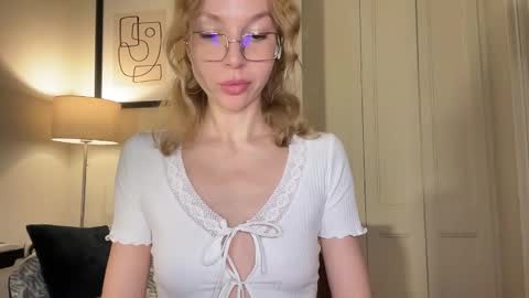 Mila online show from January 10, 3:28 pm