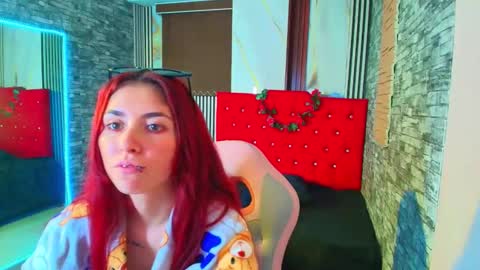 Ana online show from December 3, 10:56 pm