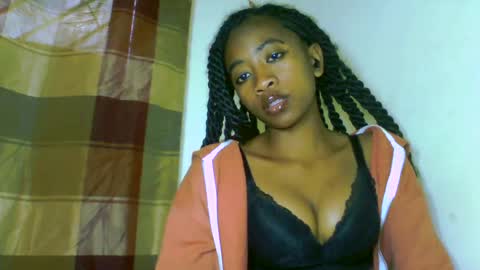 milennah online show from July 28, 11:17 am
