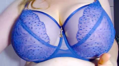 Milensxx online show from January 19, 1:40 pm