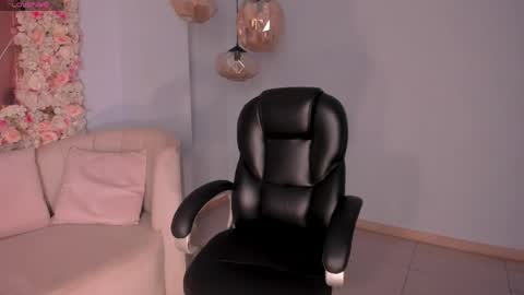 Miley Cruz  IG miley model23 online show from April 11, 7:28 pm