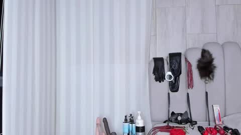 MILEY  online show from January 10, 4:39 am