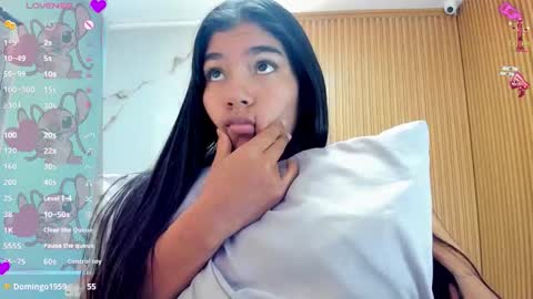 MILEY online show from March 7, 7:21 pm