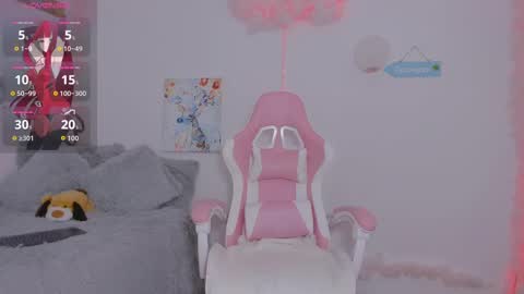 Aura  online show from September 18, 3:05 am