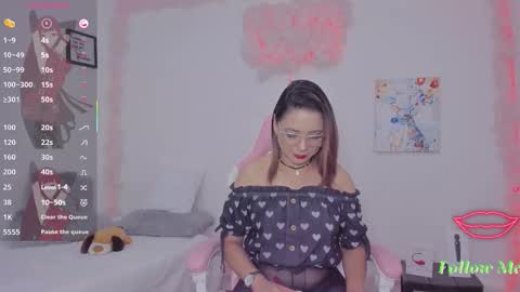 Aura  online show from February 7, 3:43 am