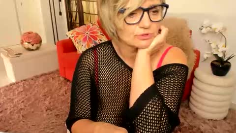 Snapshot of milfelladd69 chatting on September 28, 11:59 am MilfElla online show from September 28, 11:59 am