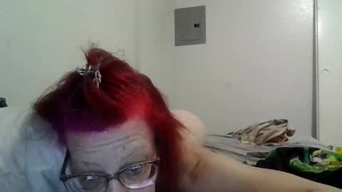 milfmadeslut online show from April 15, 4:29 pm
