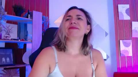 Sara  online show from July 25, 11:17 am