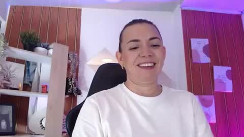 Sara  online show from July 26, 11:18 am