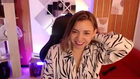 Sara  online show from July 7, 11:14 am