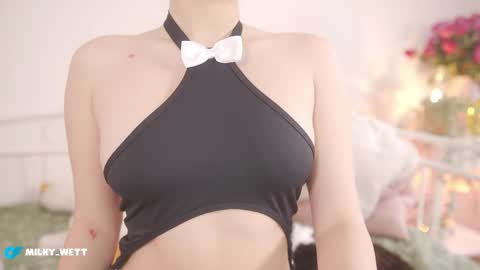 milky_0 online show from April 5, 5:01 pm