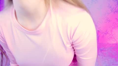 Snapshot of milky_waybaby chatting on December 22, 5:01 am Vivian online show from December 22, 5:01 am