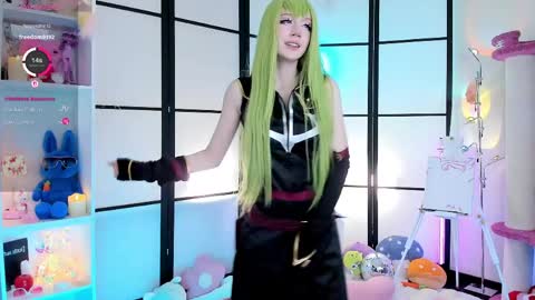 milky cute online show from March 25, 7:17 pm