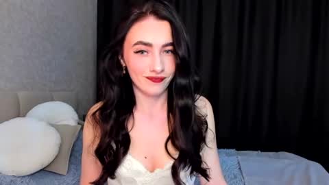 Snapshot of milla__moore chatting on October 2, 4:12 pm milla moore online show from October 2, 4:12 pm
