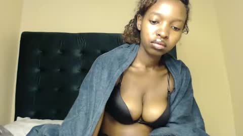 milla_armani online show from March 3, 9:37 am