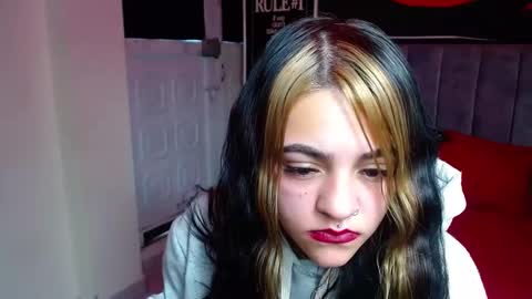 Snapshot of millacounisslosexanal chatting on January 23, 5:21 pm Violeta online show from January 23, 5:21 pm