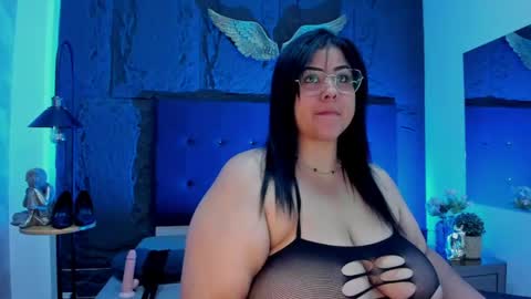 Milla Grey  online show from May 19, 12:45 pm